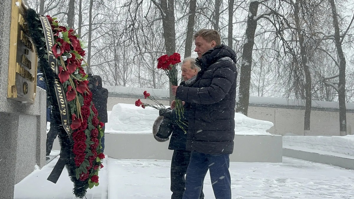 В Рязанской области прошла церемония возложения цветов, посвященная 82 годовщине полного освобождения Ленинграда от фашистской блокады