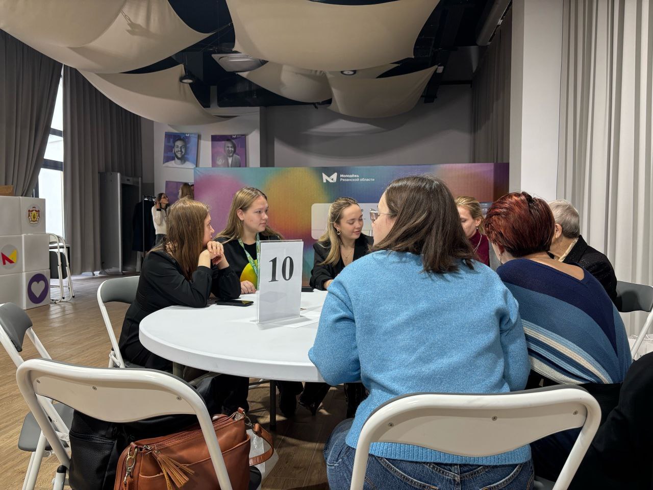 Изображение галереи